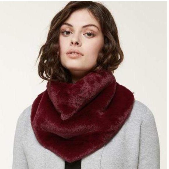 Soia & Kyo Accessories - NEW! SOIA & KYO TAMANI FAUX POM SCARF, OXBLOOD
